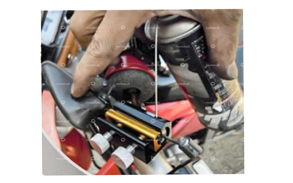 Lubrication cable sheath Carousel Image 3