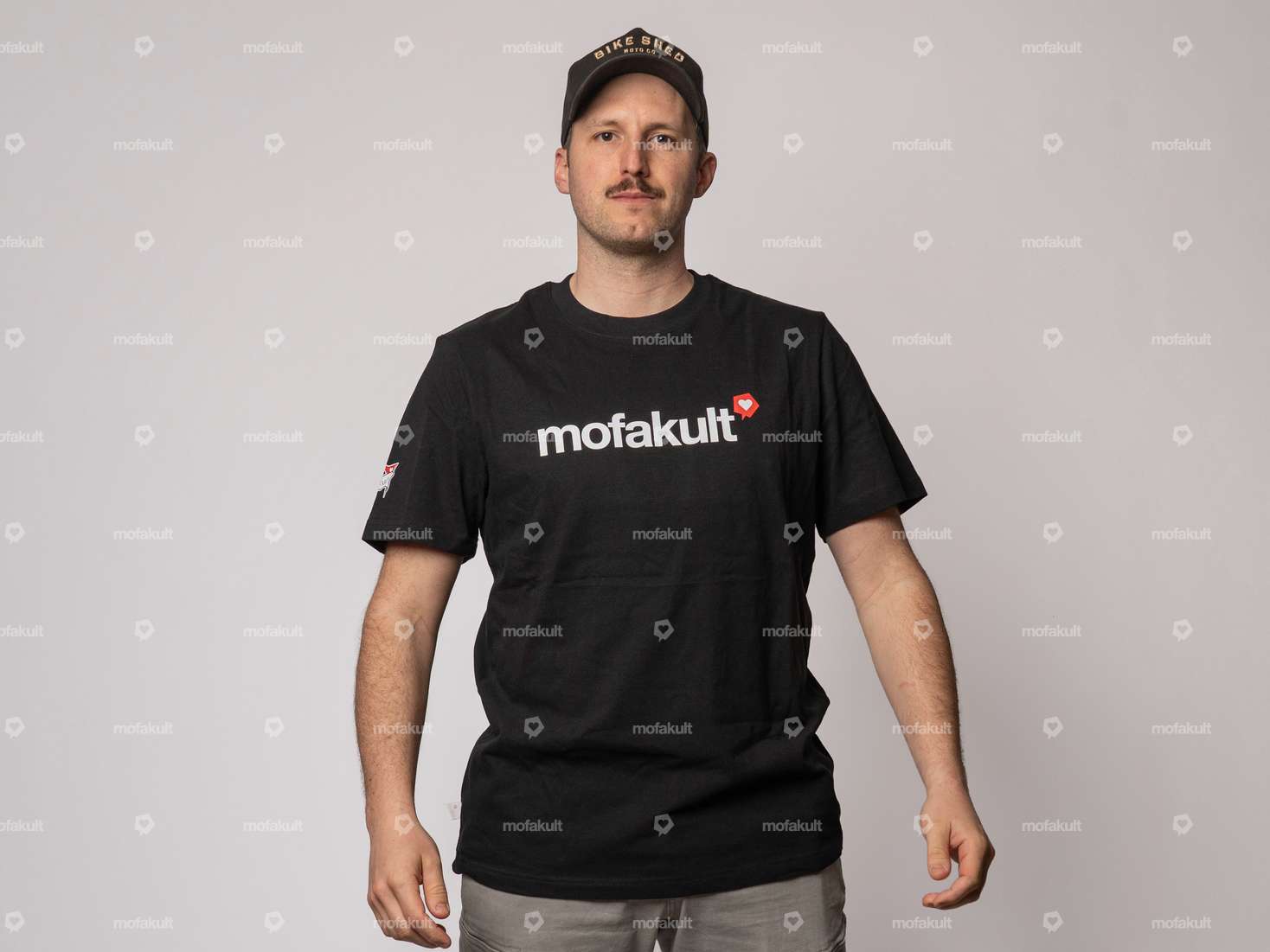 mk-Merch T-Shirt "Heart" UNISEX black Carousel Image 1